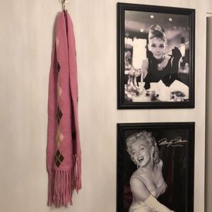 100% cashmere scarf.